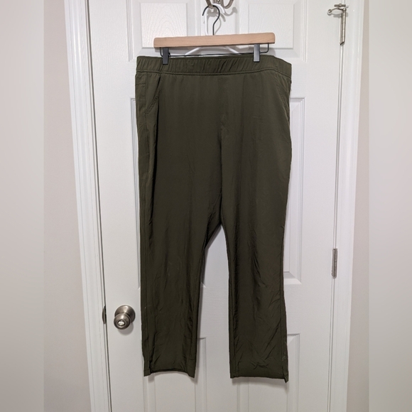 Eddie Bauer Women's XL, Olive Green Straight Leg Departure Pants - Picture 1 of 6